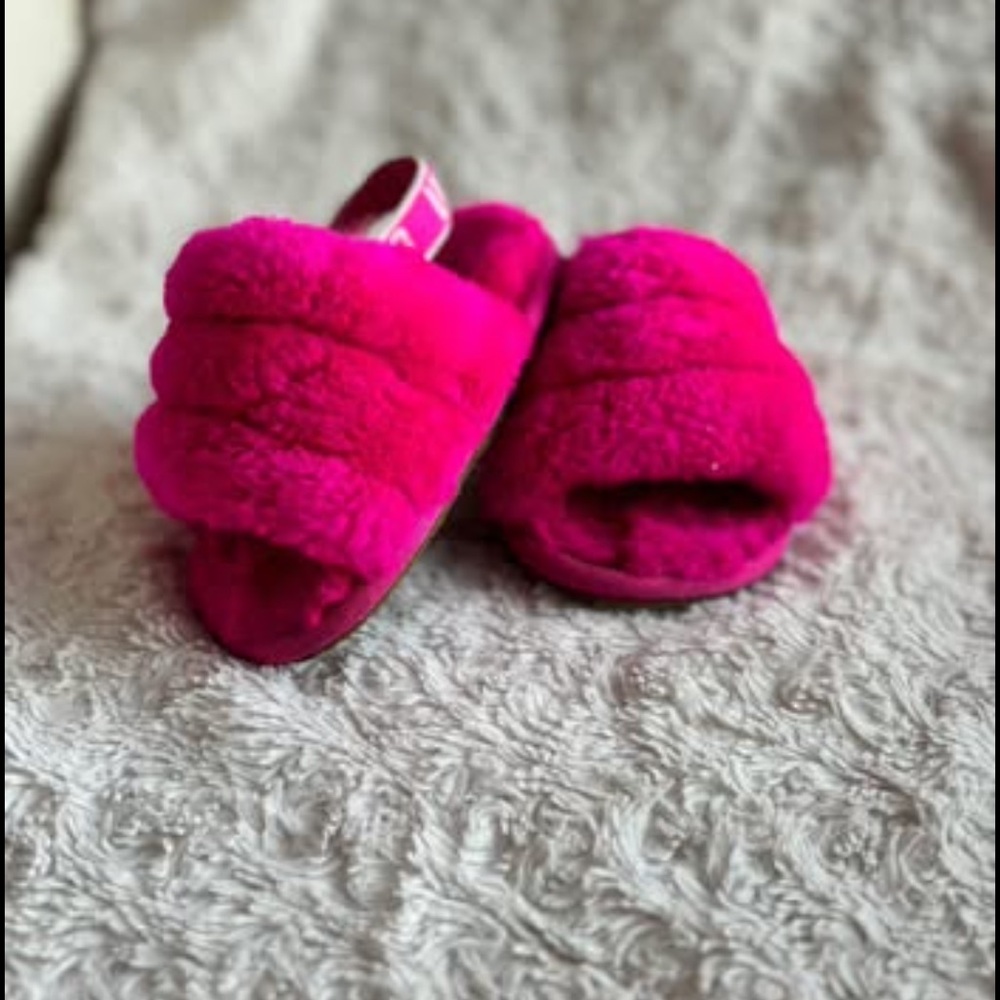UGG Pink Plush Slippers Open-Toe Fuzzy